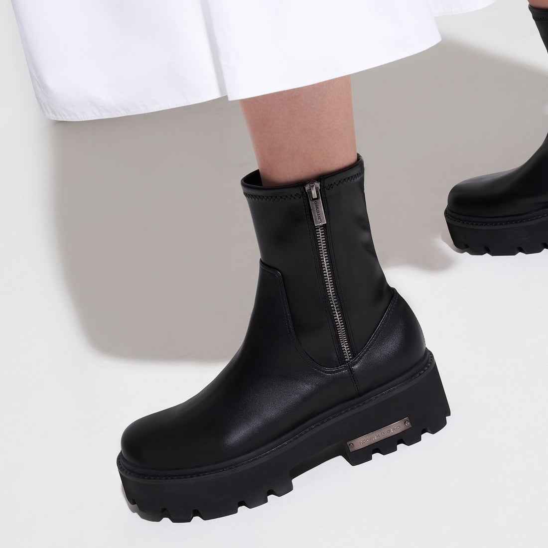 CHARLES & KEITH サイドジップ アンクルブーツ 【再入荷】（Black