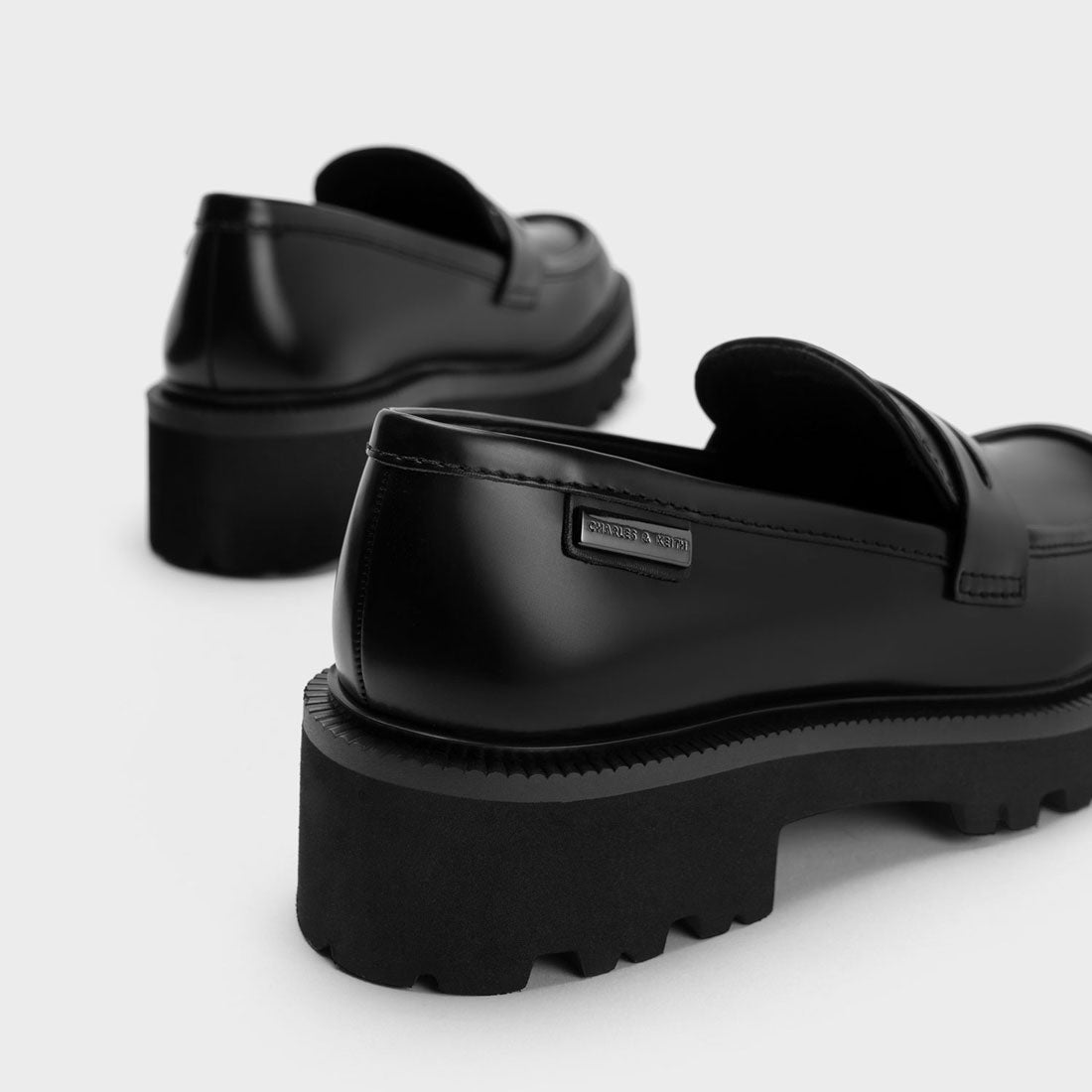 CHARLES & KEITH カバードリッジソール ローファー 【再入荷