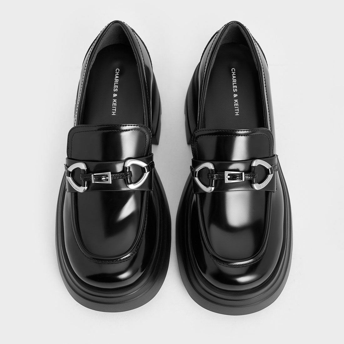 CHARLES & KEITH メタリックアクセント チャンキープラットフォーム