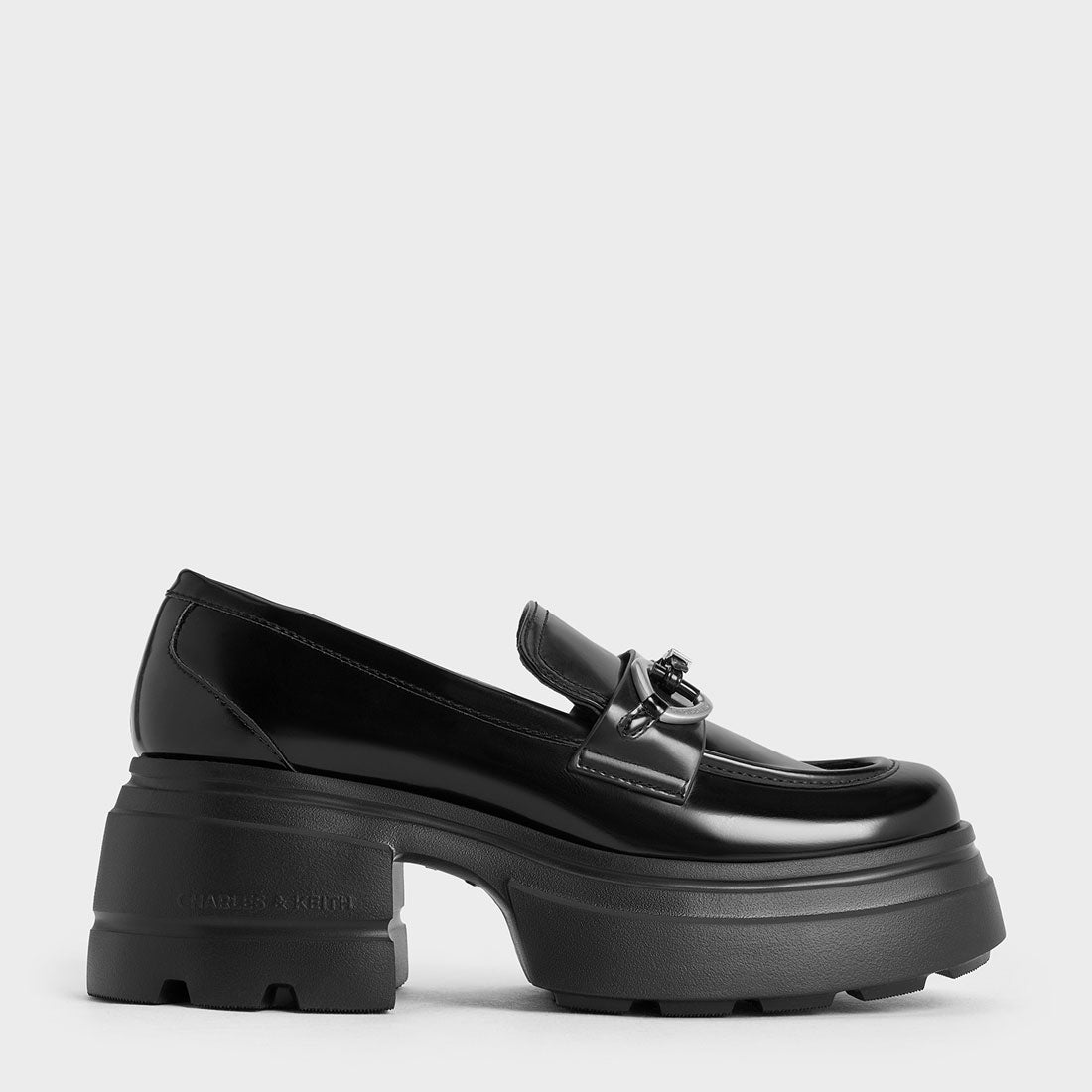 CHARLES & KEITH メタリックアクセント チャンキープラットフォーム