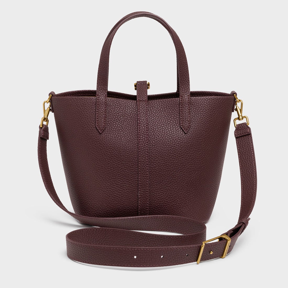 CHARLES & KEITH Beryl ベリル リサイクルレザーバケツバッグ