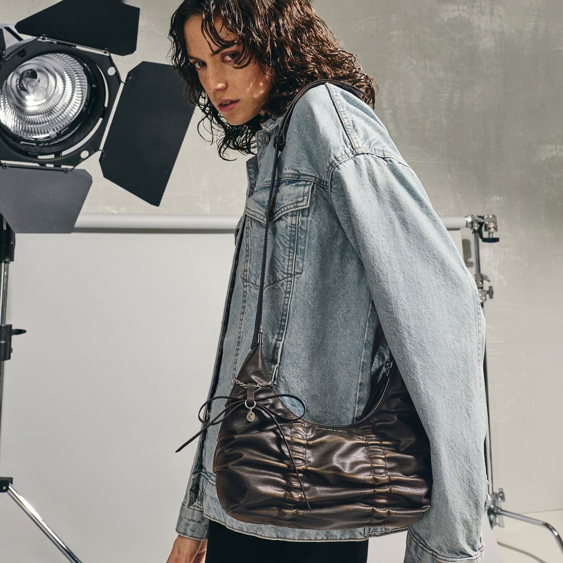 CHARLES & KEITH Kadee ケーディー ルーシュドホーボーバッグ