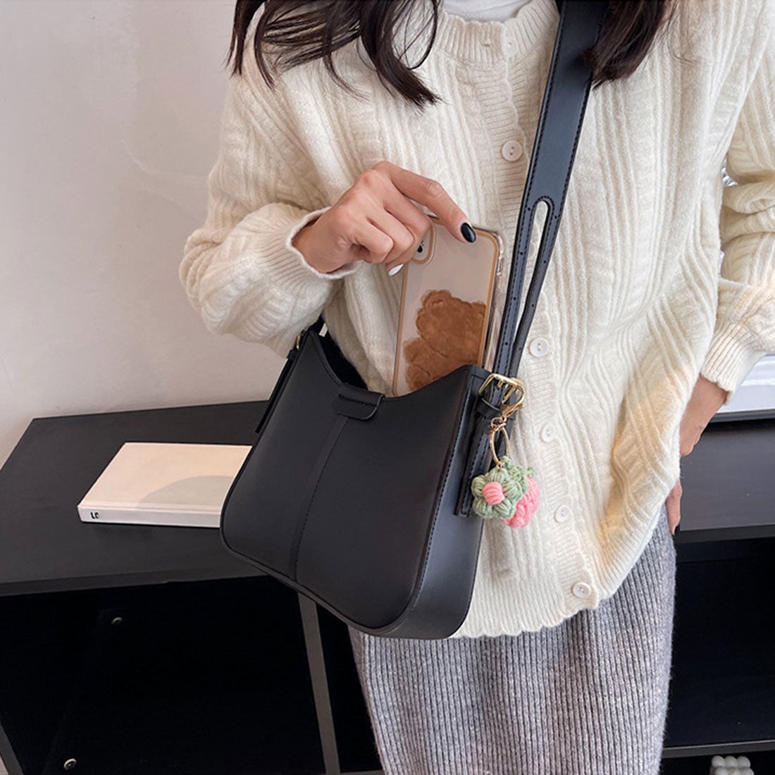 アミュレット Amulet フェイクレザーショルダーバッグ 春 夏 秋 冬