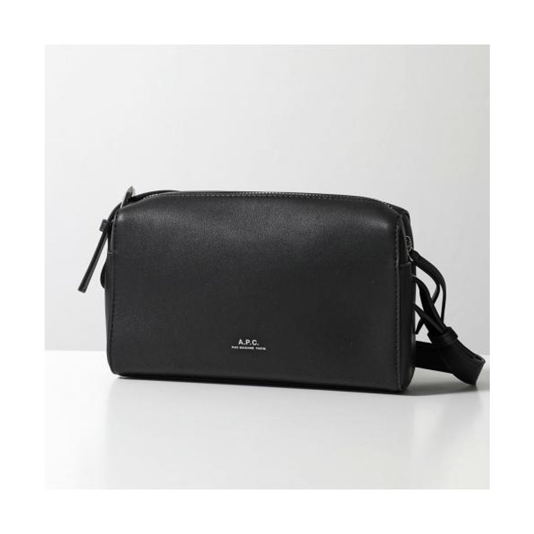 アーペーセー A.P.C. APC A.P.C. ショルダーバッグ CAMERA BAG NINO
