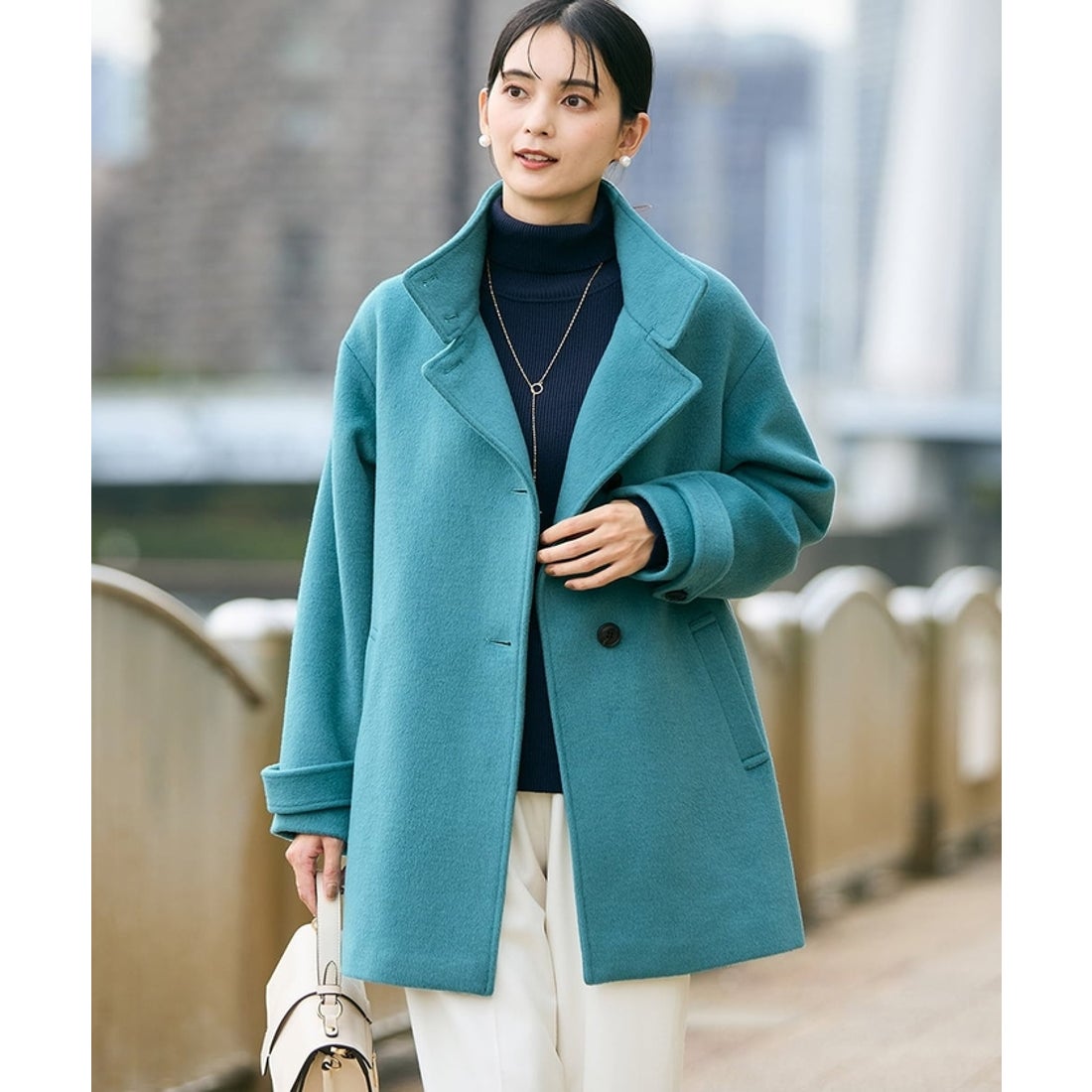 アー・ヴェ・ヴェ a.v.v スタンドカラーミディコート （グリーン