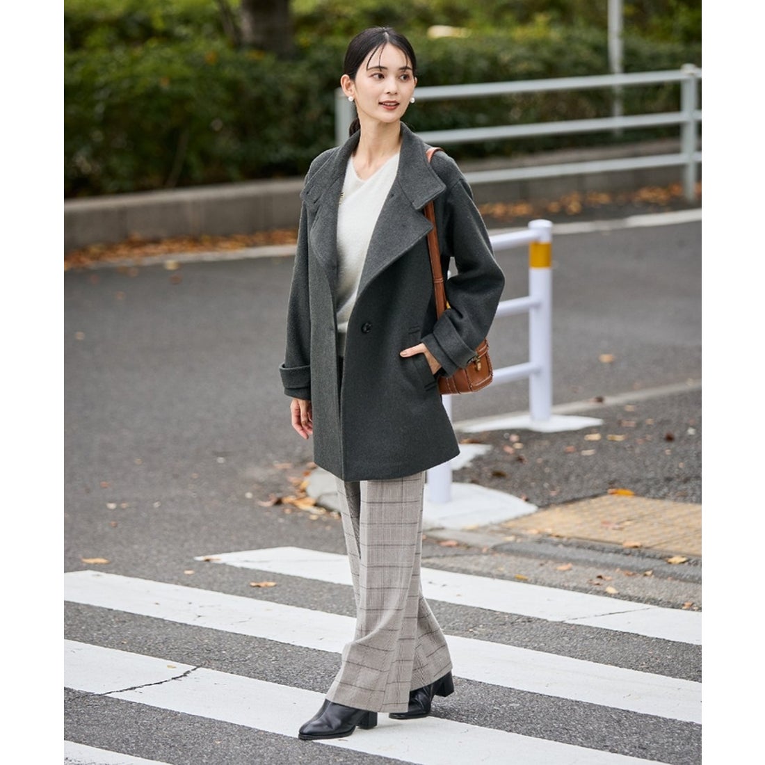 アー・ヴェ・ヴェ a.v.v スタンドカラーミディコート （グリーン