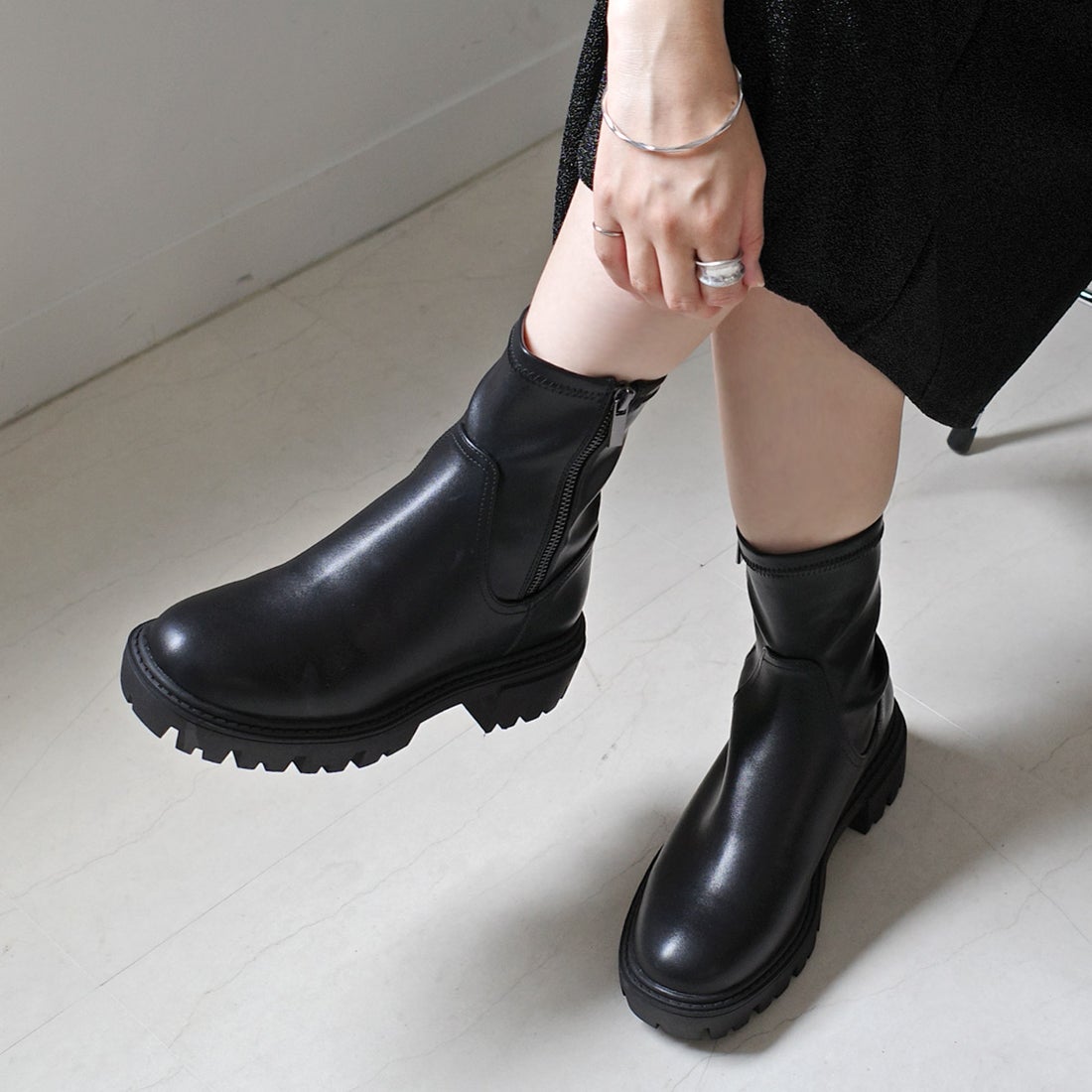 AmiAmi ［アミアミ］ブーツ サイドジップ ショートブーツ ストレッチ