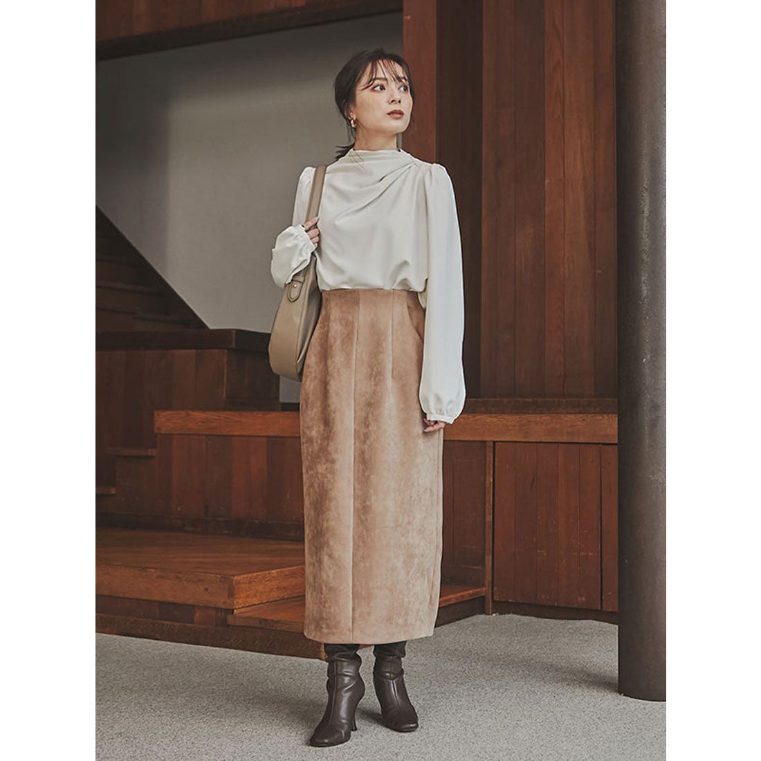 アニュアンス anuans アシンメトリードレープネックブラウス （IVORY