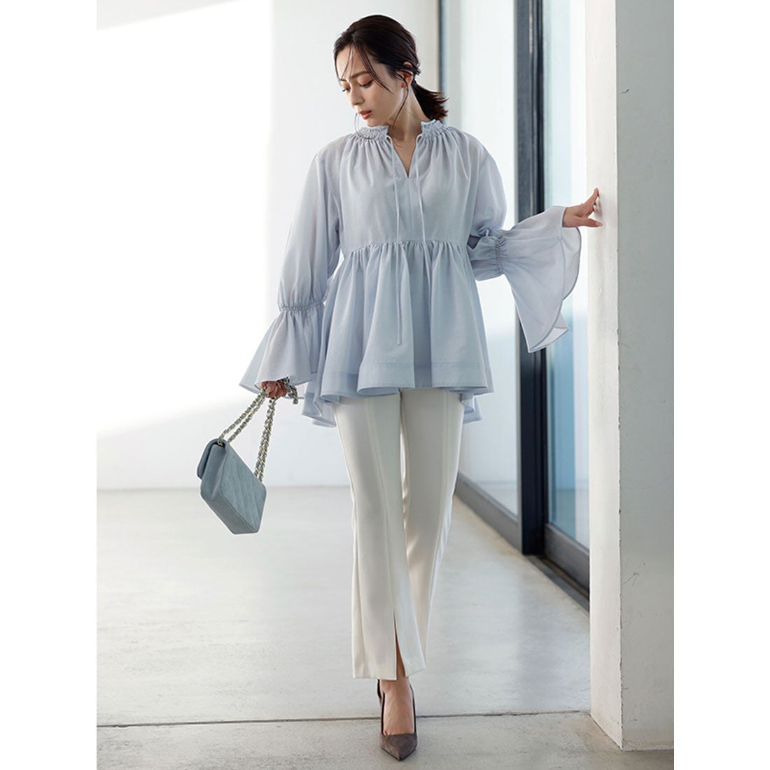 アニュアンス anuans ギャザーテントフレアブラウス （NAVY） -靴