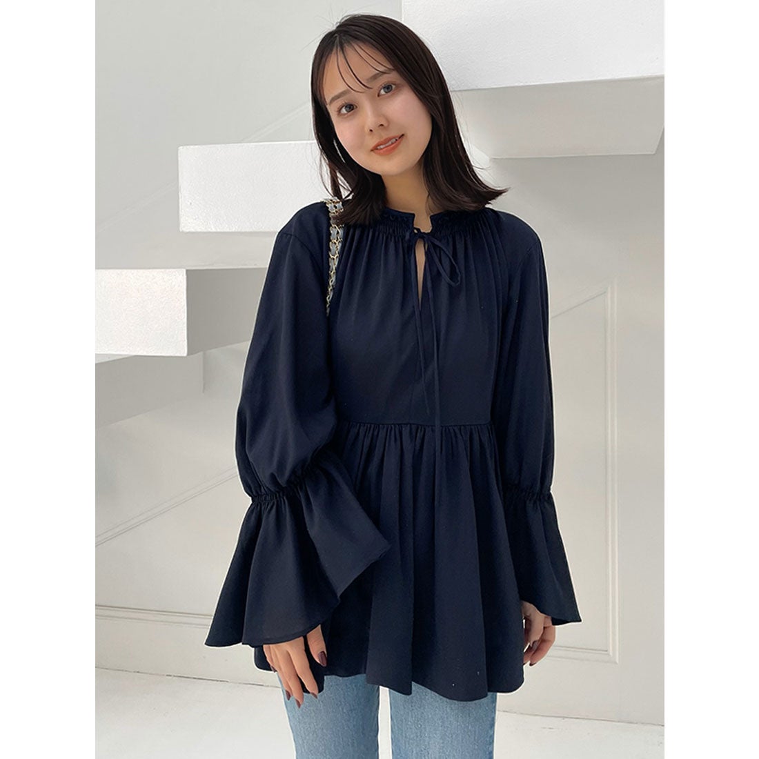 アニュアンス anuans ギャザーテントフレアブラウス （NAVY） -靴