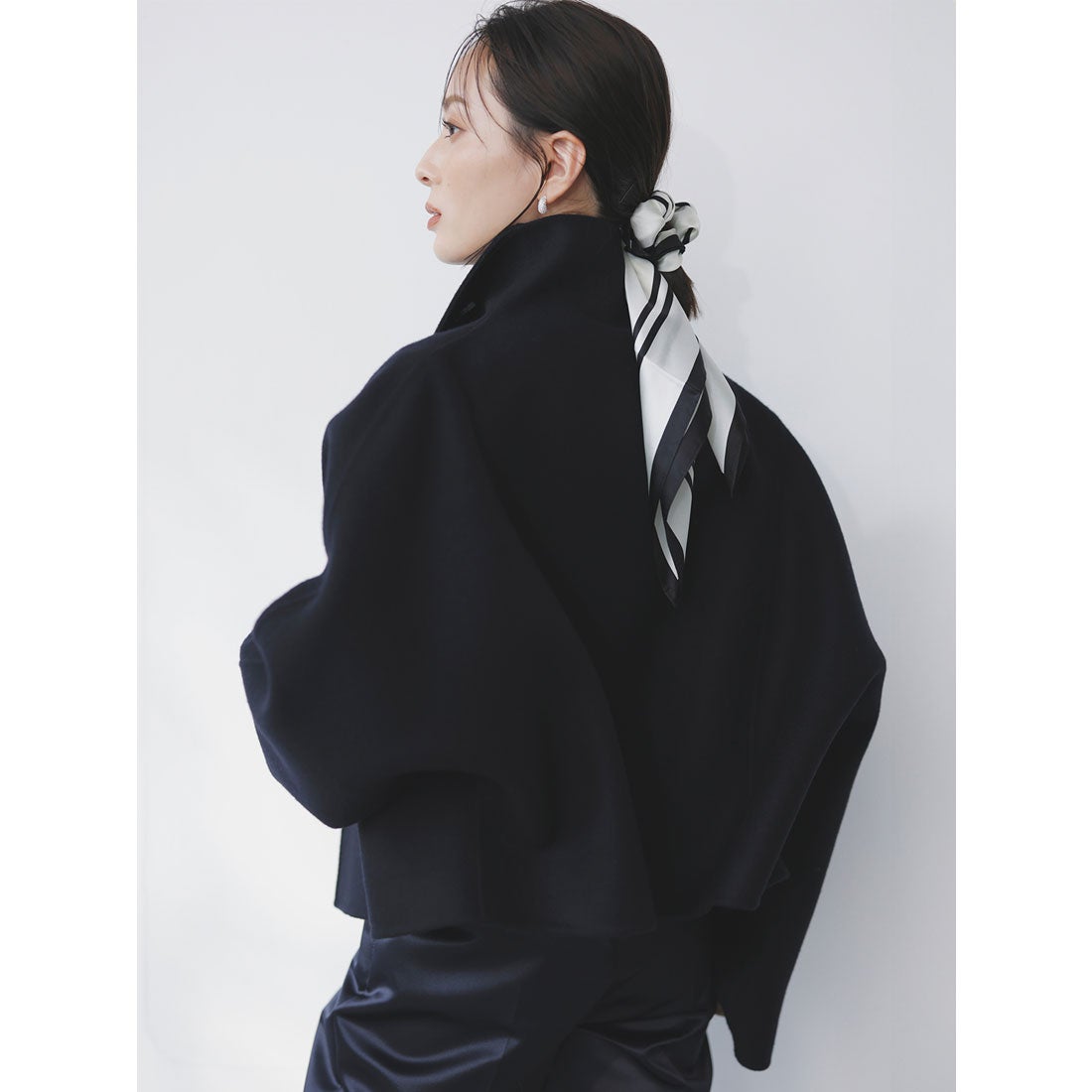 アニュアンス anuans スタンドネックリバーショートコート （NAVY