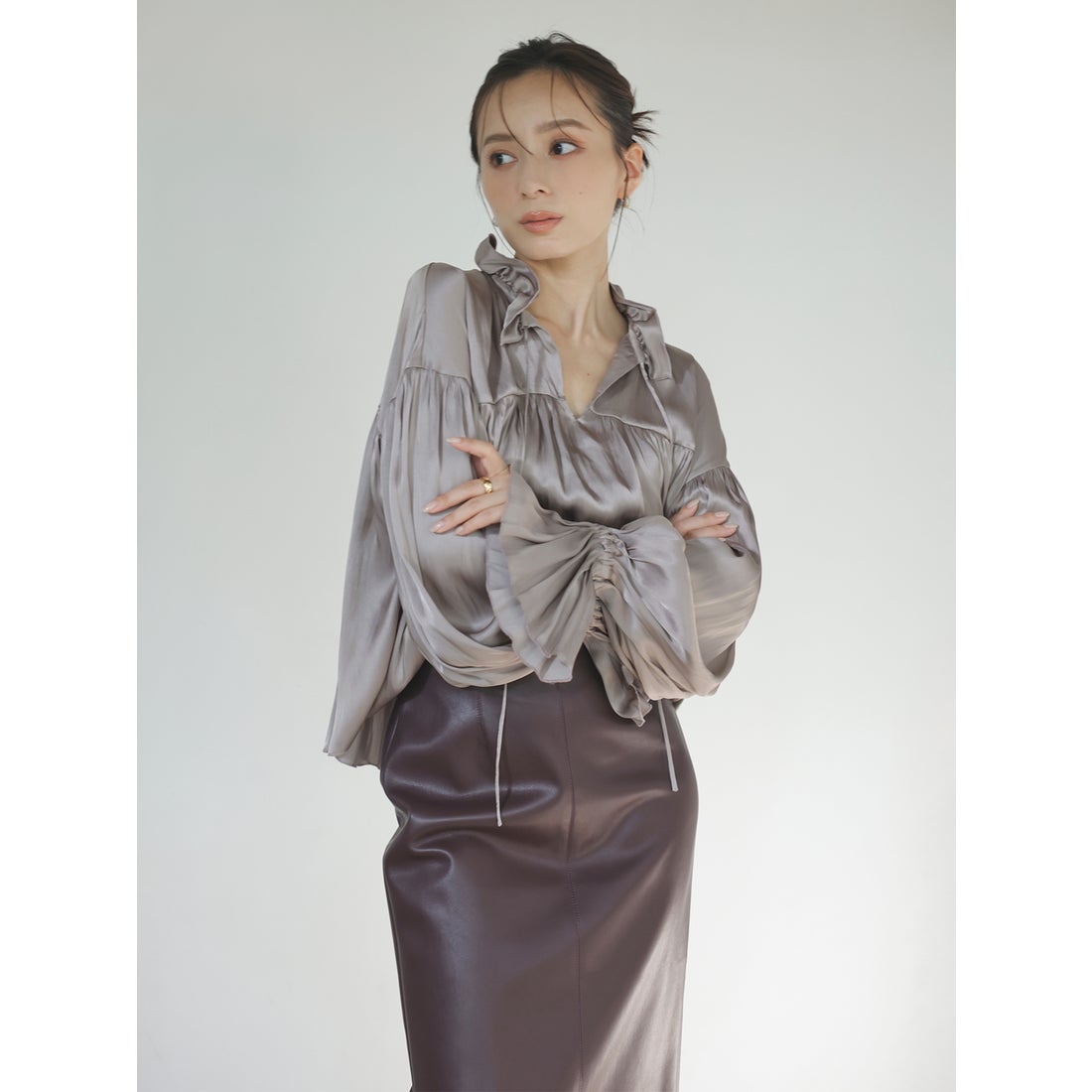 アニュアンス anuans ネックフリルギャザーブラウス （BROWN