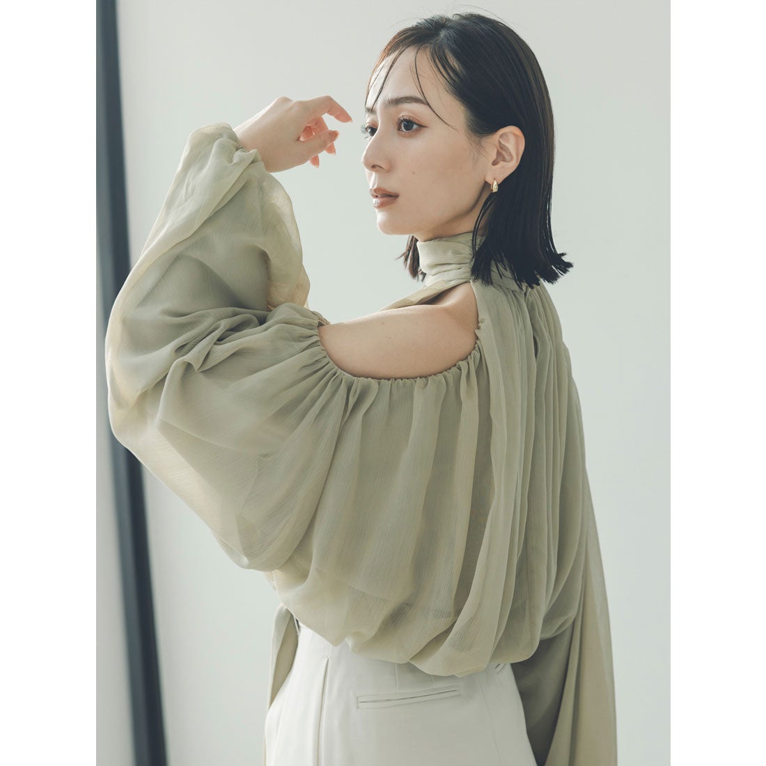 アニュアンス anuans シフォンボリュームブラウス （SAGE GREEN