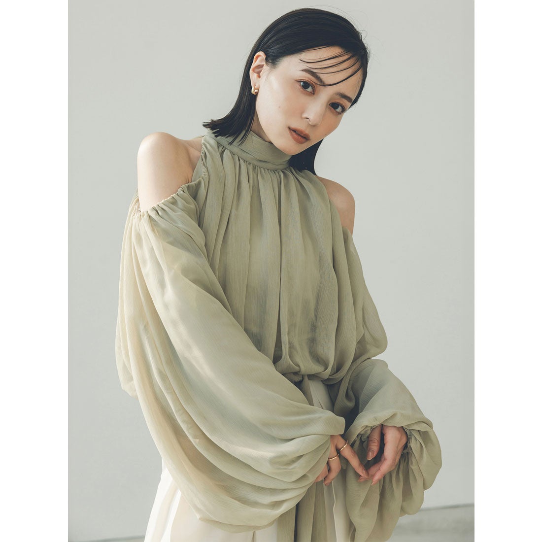 アニュアンス anuans シフォンボリュームブラウス （SAGE GREEN