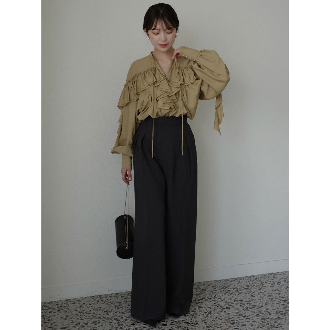 アニュアンス anuans リンクルラッフルブラウス （BEIGE