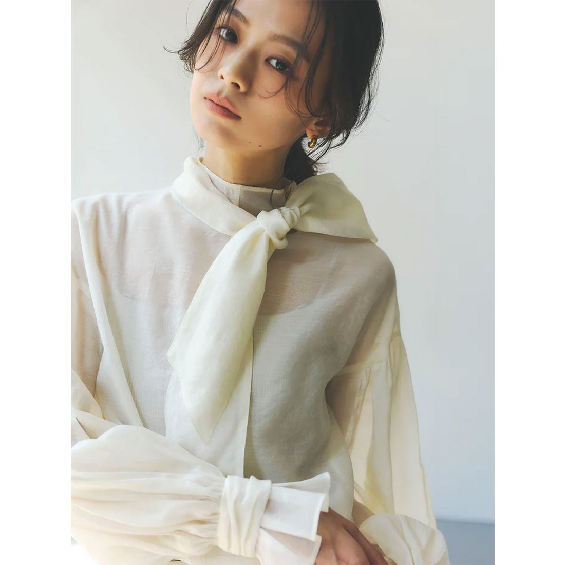 アニュアンス anuans ハイネックシアーボウタイブラウス （IVORY） -靴