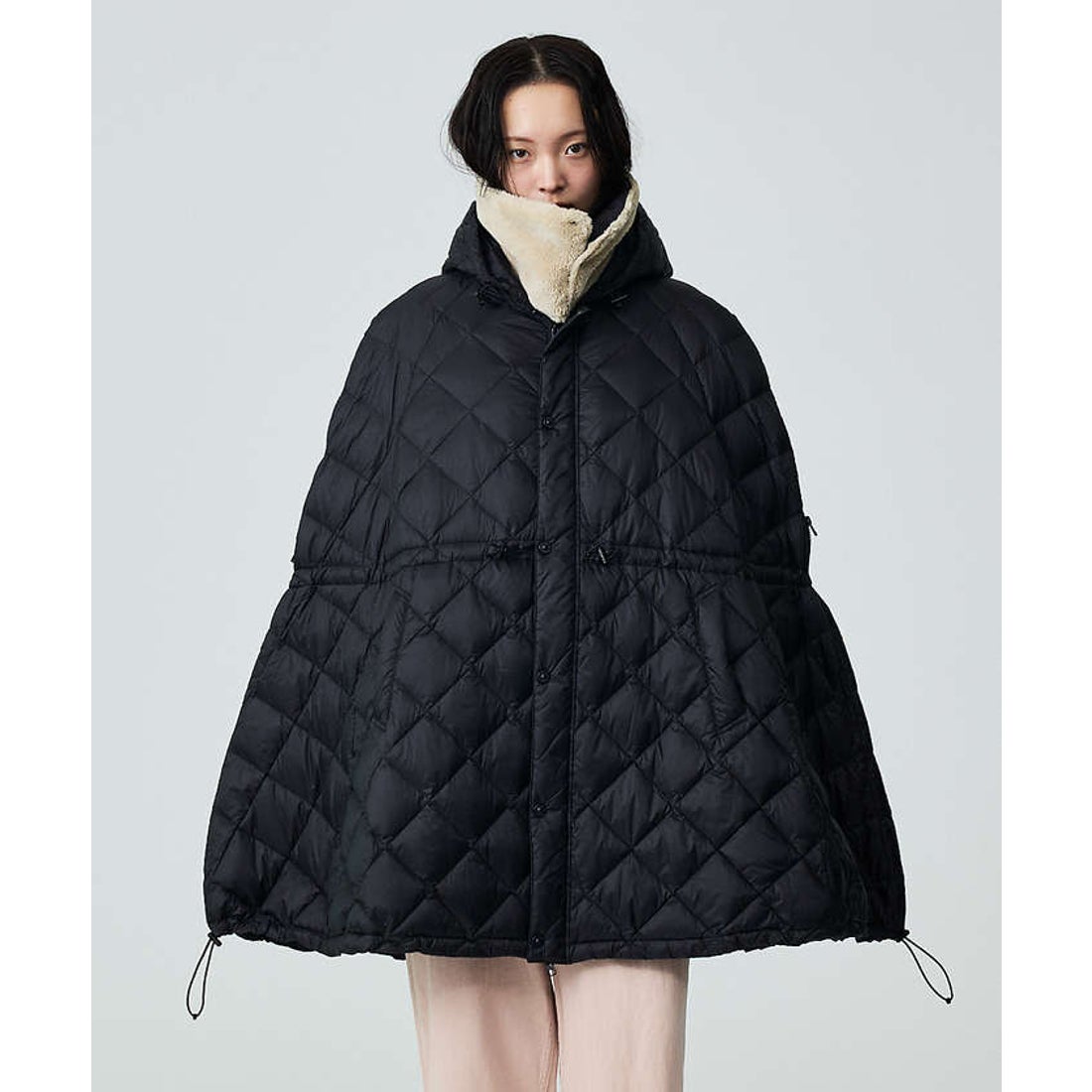 アバハウス ABAHOUSE 【TAION / タイオン】ポンチョ型ダウン/ケープ