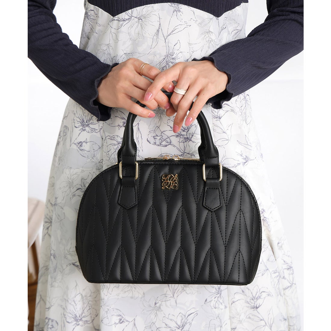 ロラライハリス♡テラコッタローズベロア♡刺繍のふんわり軽量