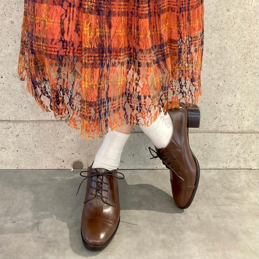 アポム APOM チャンキーヒール レースアップシューズ （ダークブラウン