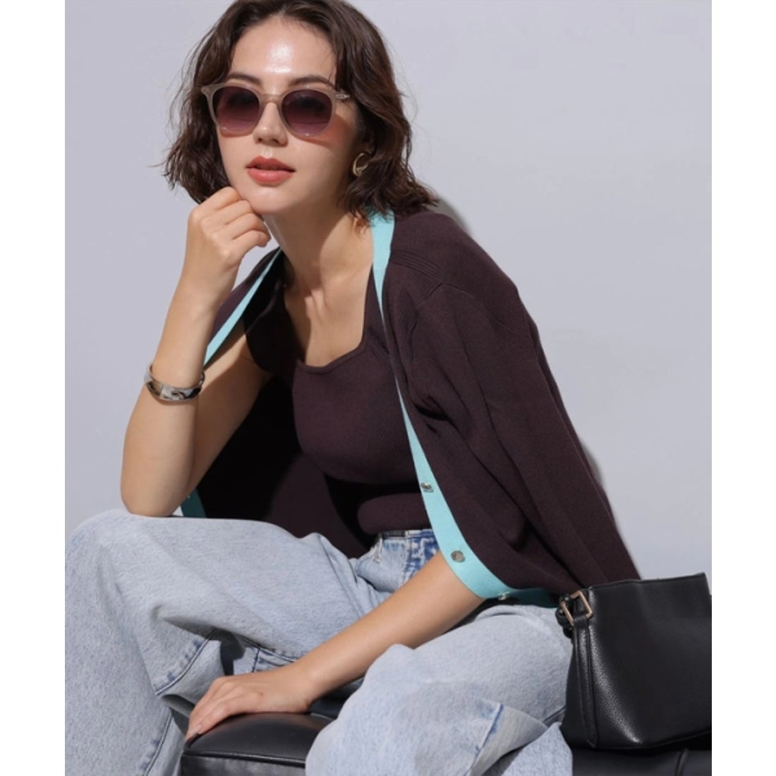 アルページュ ストーリー Arpege story 《店舗限定》ロゴボタンVカーデ