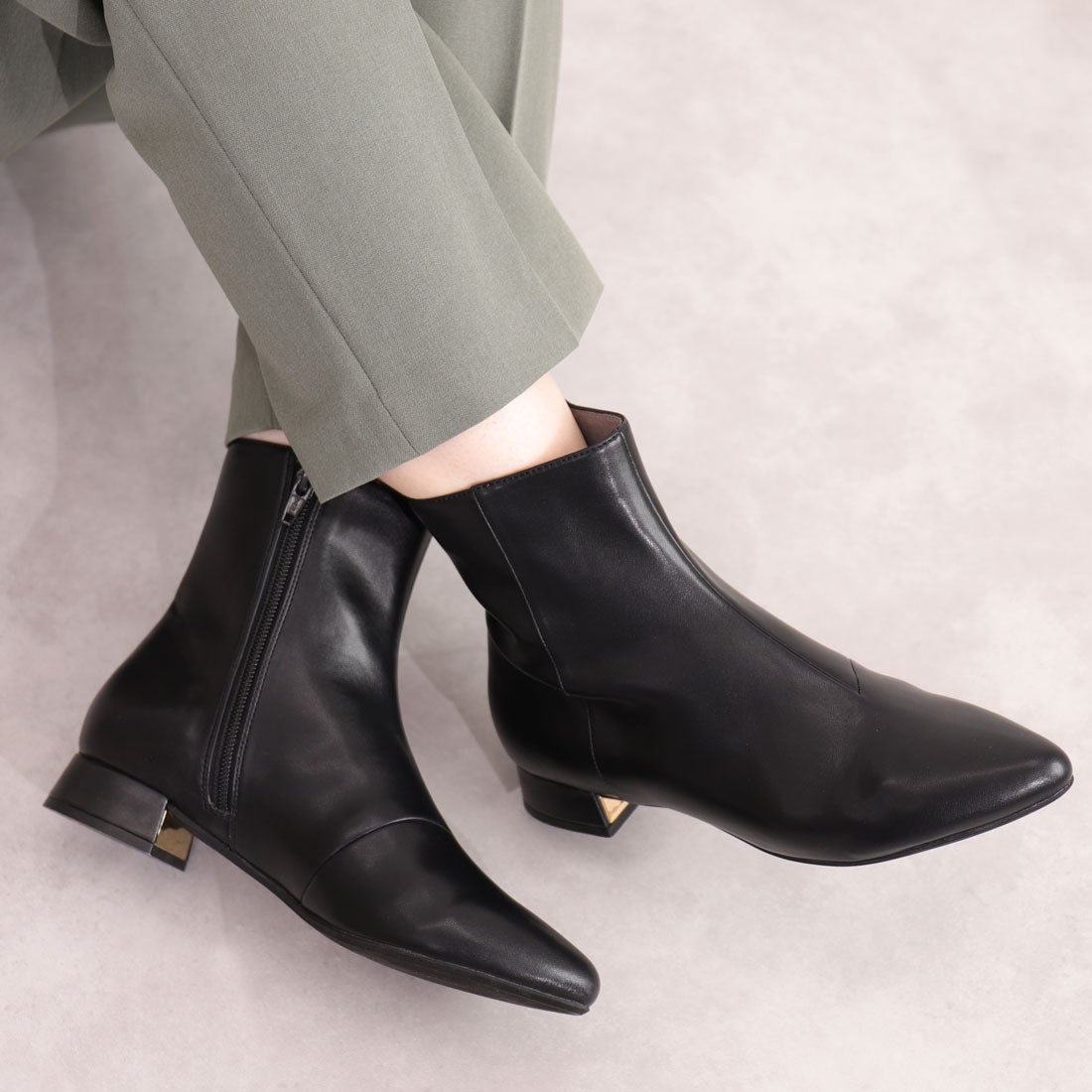 アルテミス バイ ダイアナ artemis by DIANA メタルプレートヒール