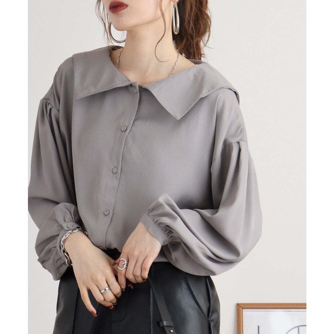 アットワン atONE ジョーゼット襟付きセーラーカラーブラウス （グレー