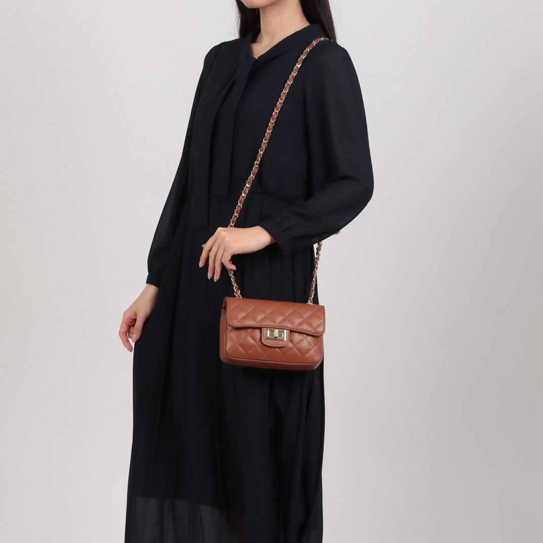 オウレンティ AULENTTI 【AULENTTI】オーレンティ/レザーキルティング