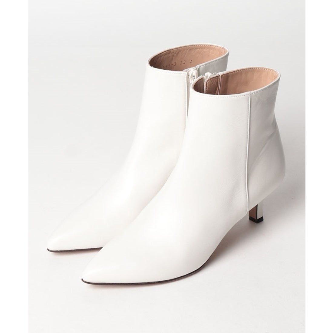 ブティックオーサキ BOUTIQUE OSAKI ブーツ （ホワイト