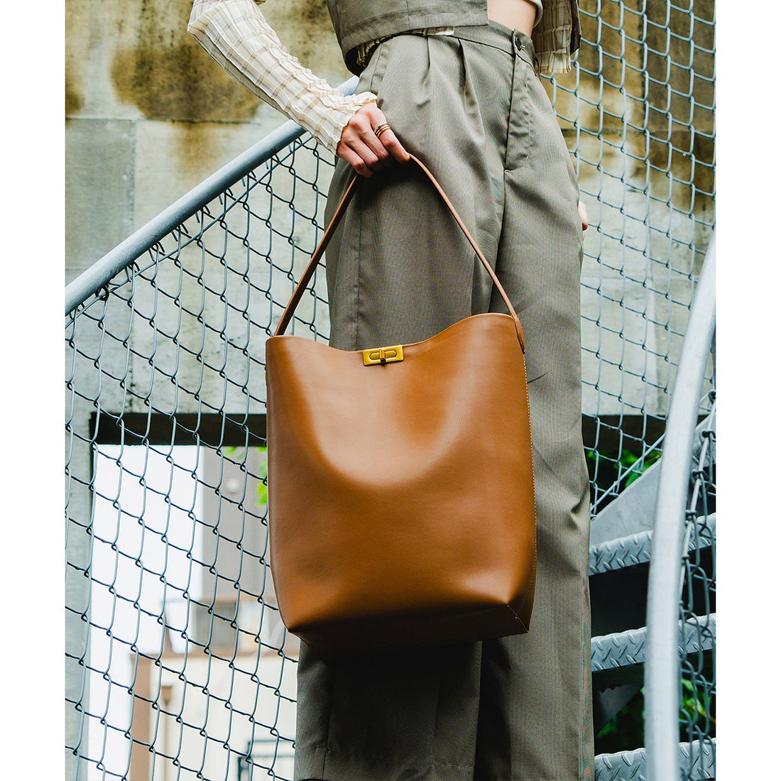 ベース BASE 【LA MARGE】【本革】【A4対応】ワンハンドル バケツ