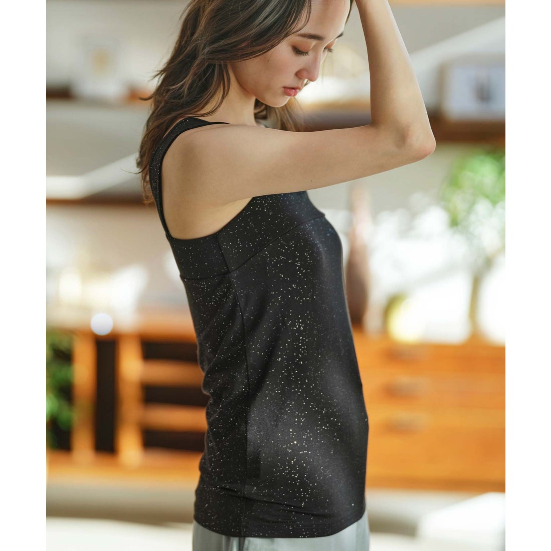 ユナウ YU'NOW 【抗菌防臭】ブラ紐隠しのラメプリントキャミソール