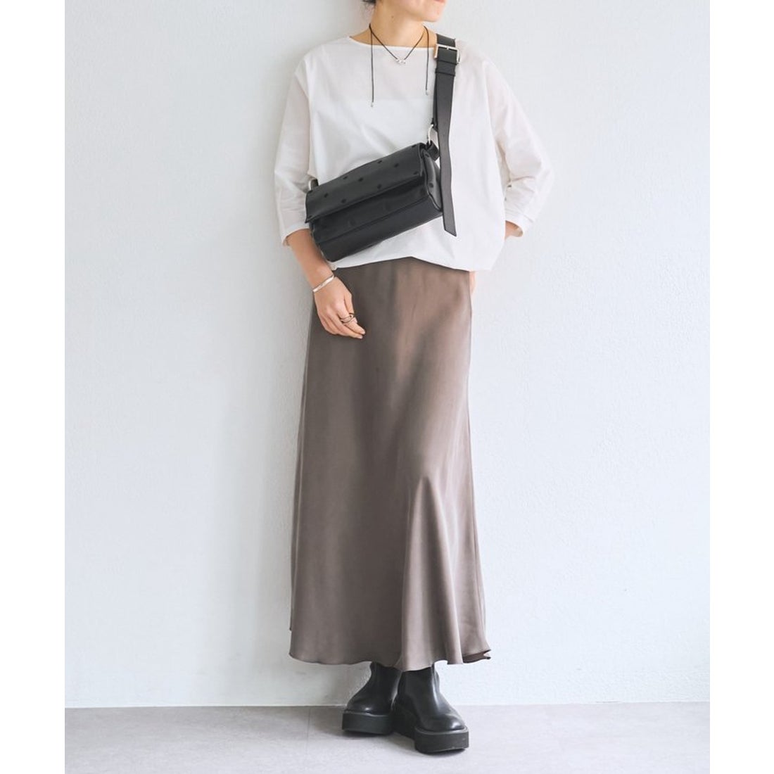 ビアズリー BEARDSLEY ドットボディバッグ （black） -靴