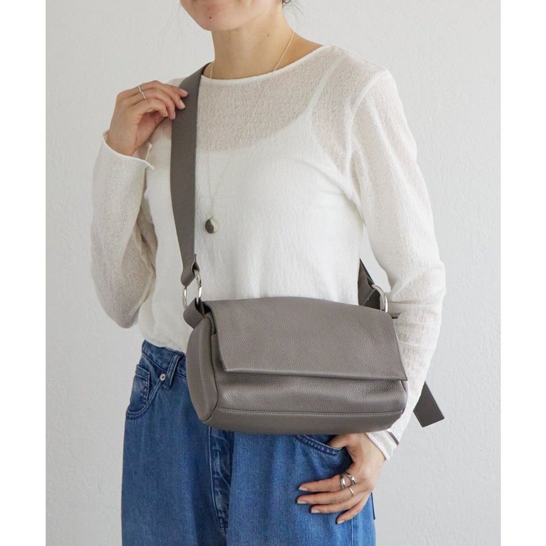 ビアズリー BEARDSLEY ボディバッグ （taupe） -靴＆ファッション通販