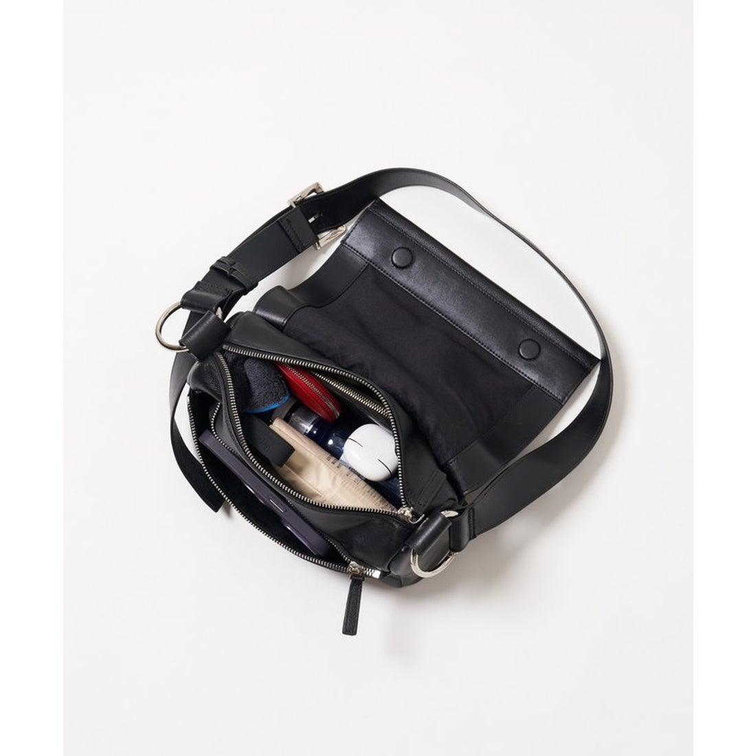 ビアズリー BEARDSLEY レザーボディバッグ （black） - ファッション