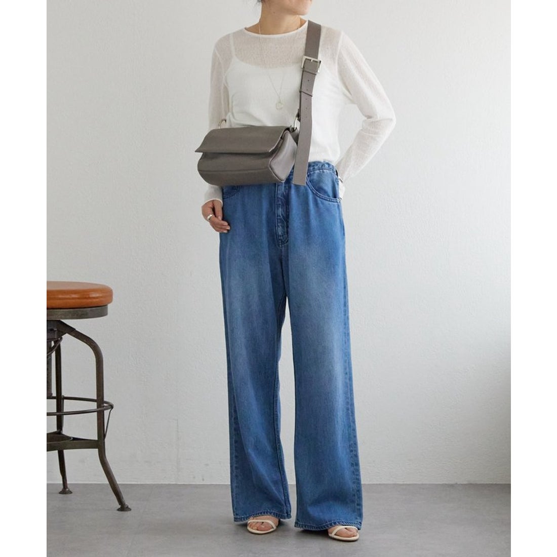 ビアズリー BEARDSLEY レザーボディバッグ （black） -ファッション