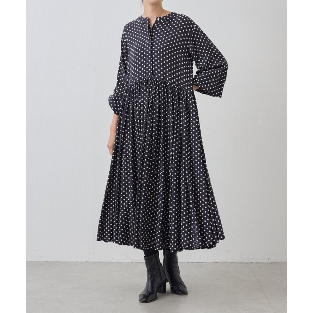 ビアズリー BEARDSLEY ドットギャザーワンピース （black