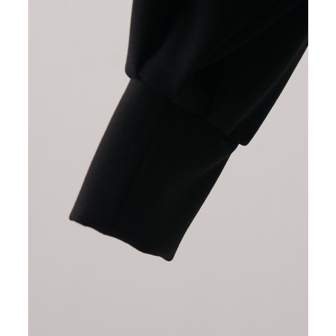 ビアズリー BEARDSLEY 《9/22(月) 18時－ホワイト予約開始》Tブラウス