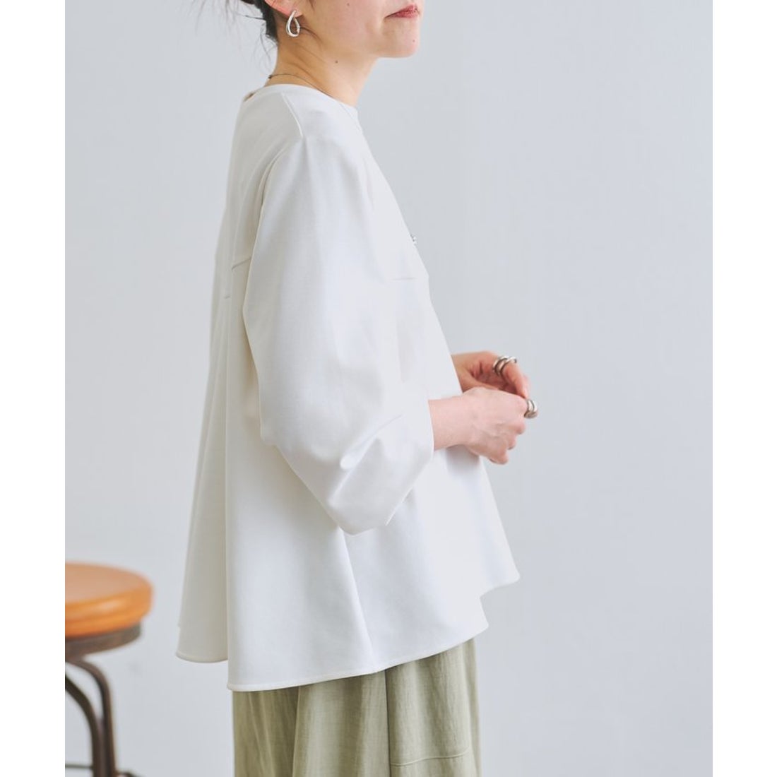 ビアズリー BEARDSLEY フレアプルオーバー （black） -ファッション