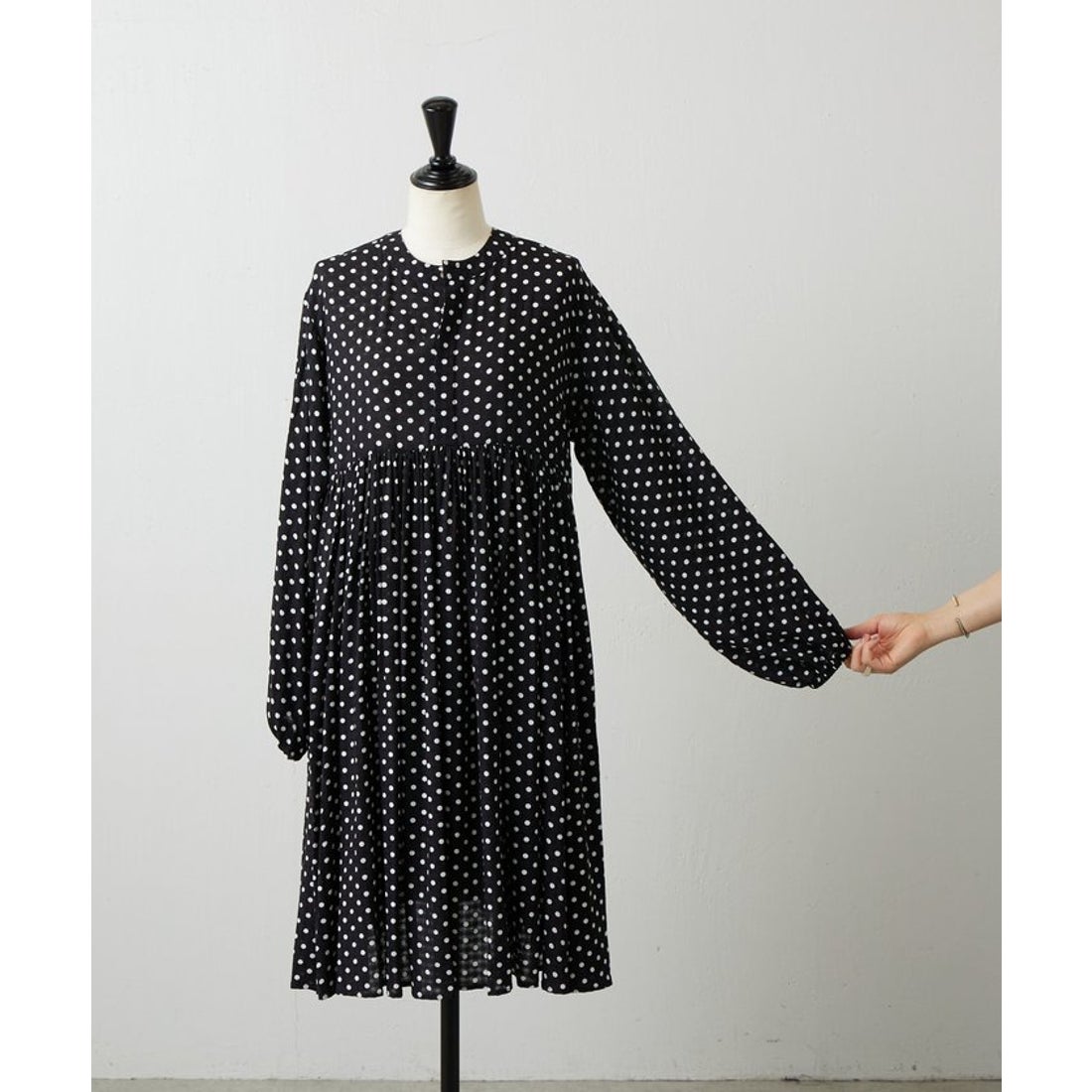 ビアズリー BEARDSLEY ドットギャザーチュニック （black