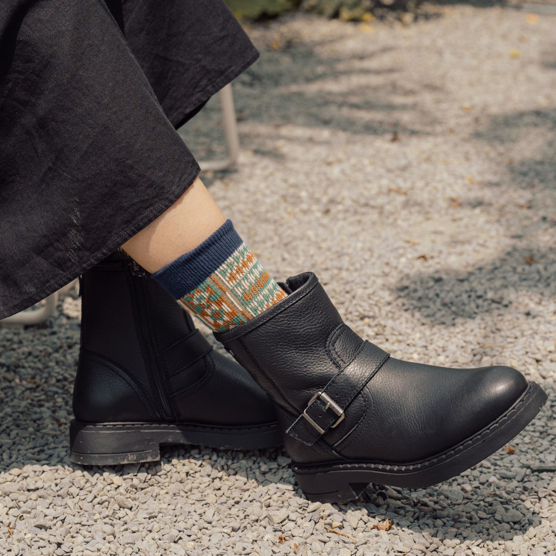 ブソラ bussola 晴雨兼用ベルト付きレザーショートブーツ （ブラック