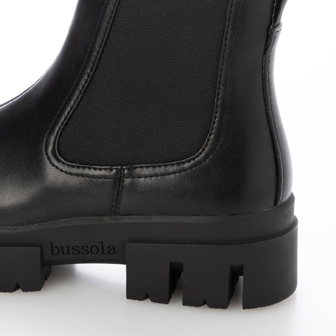 ブソラ bussola 厚底サイドゴアショートブーツ （ブラック