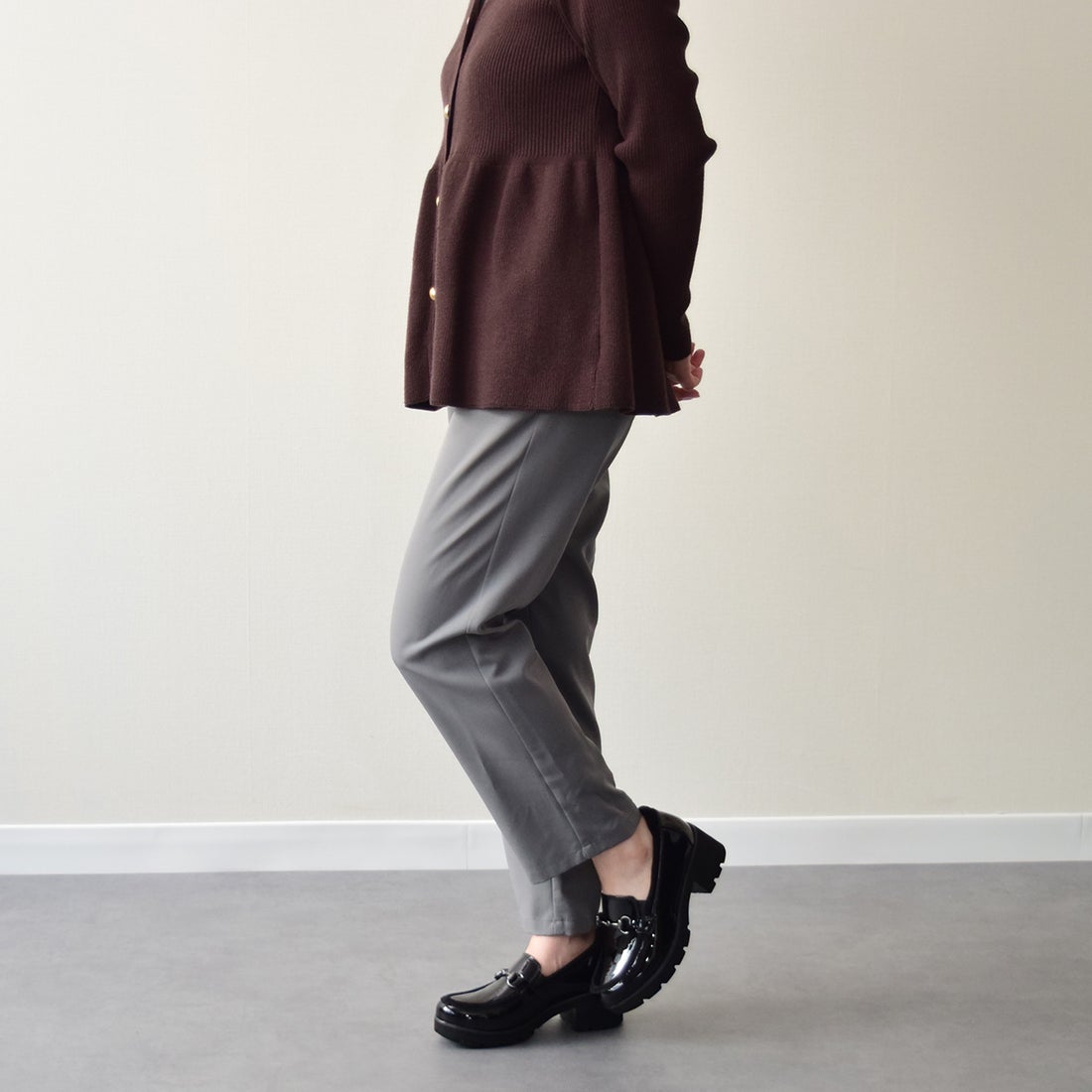 ブソラ bussola 撥水ヒールアップビットローファー （ブラックエナメル