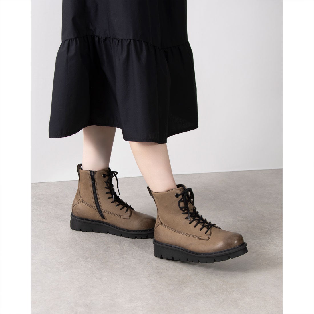 ブソラ bussola 撥水レザー レースアップブーツ （ブラック