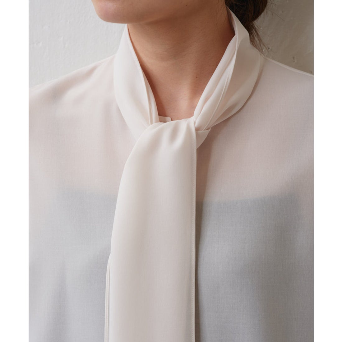 ガリャルダガランテ GALLARDAGALANTE フィネスボウタイブラウス