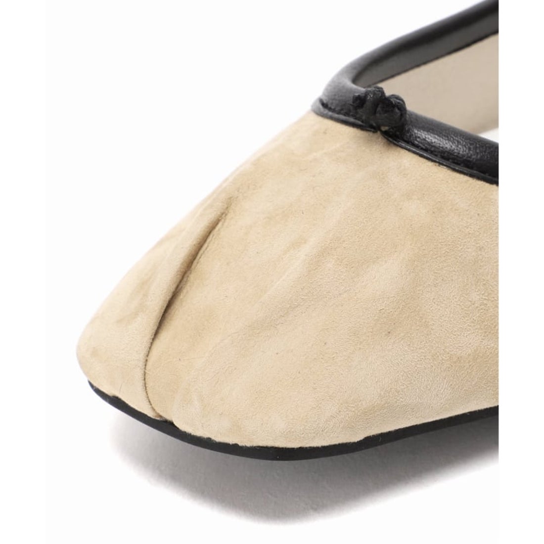 グリーズ GRISE 《追加予約》GRISEレザースクエアプリーツフラット