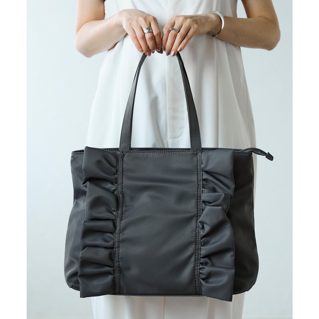 kona様オーダー 縦型フリルキルトトートバッグ コーアンドエイト 黒