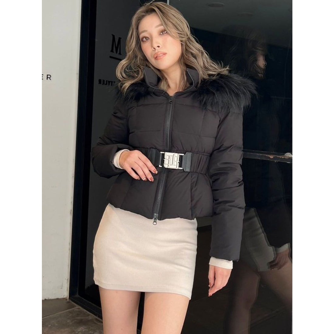 ジェイダ GYDA GYGYベルト付きショートダウンコート （ブラック） -靴