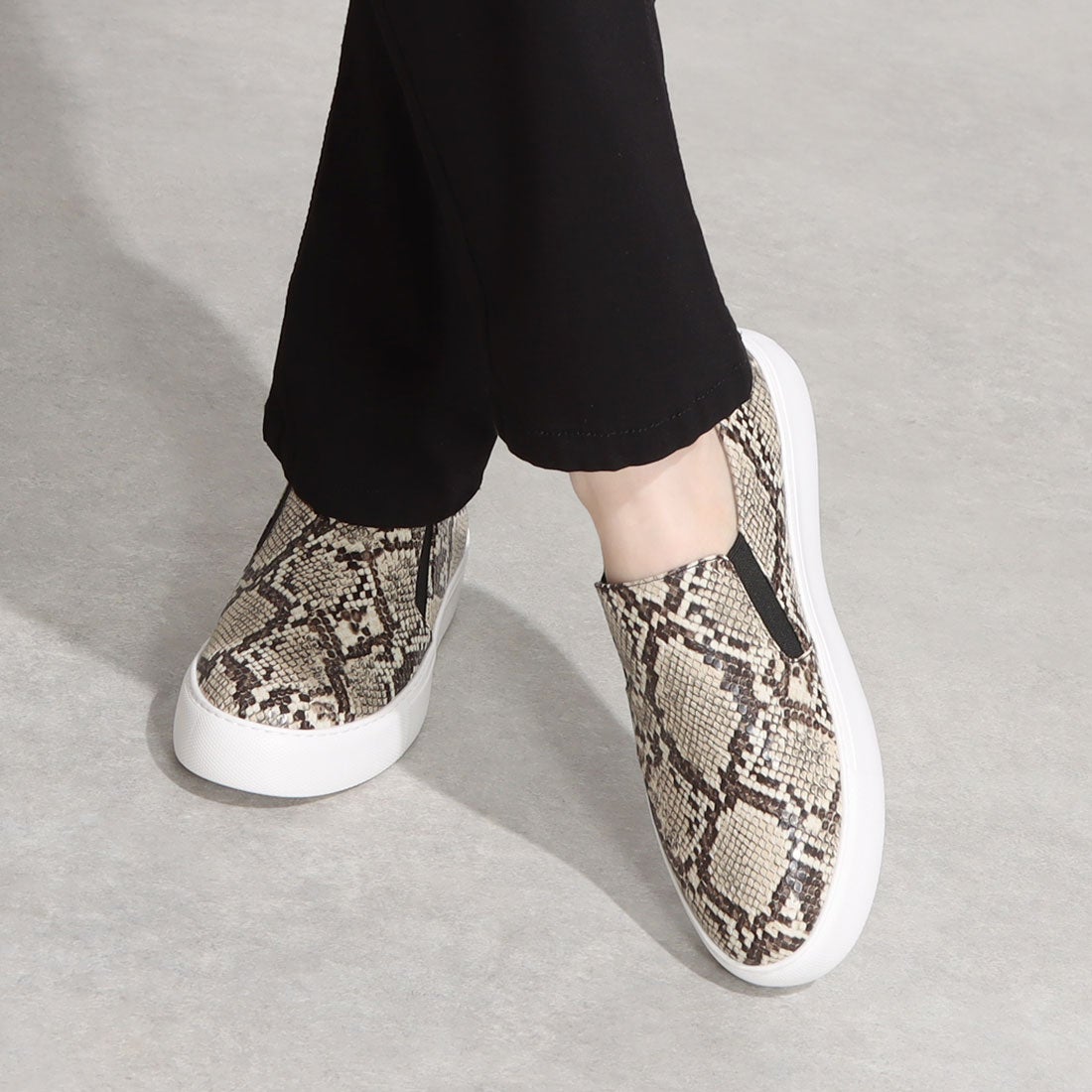 ダニエラアンドジェマ Daniella & GEMMA 【レイン対応】パイソン柄