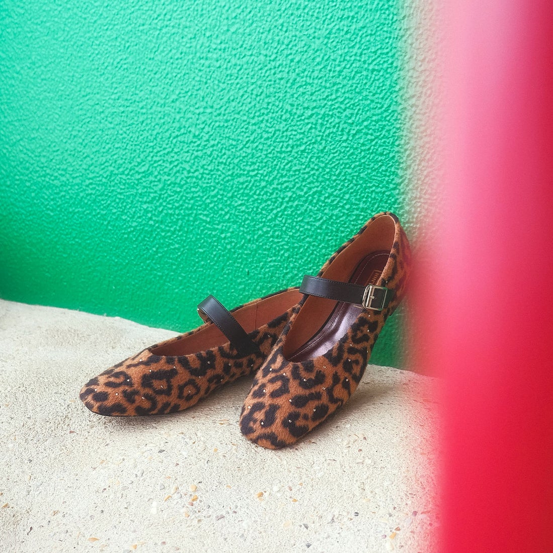 ダニエラアンドジェマ Daniella & GEMMA ストラップ付きバレエフラット