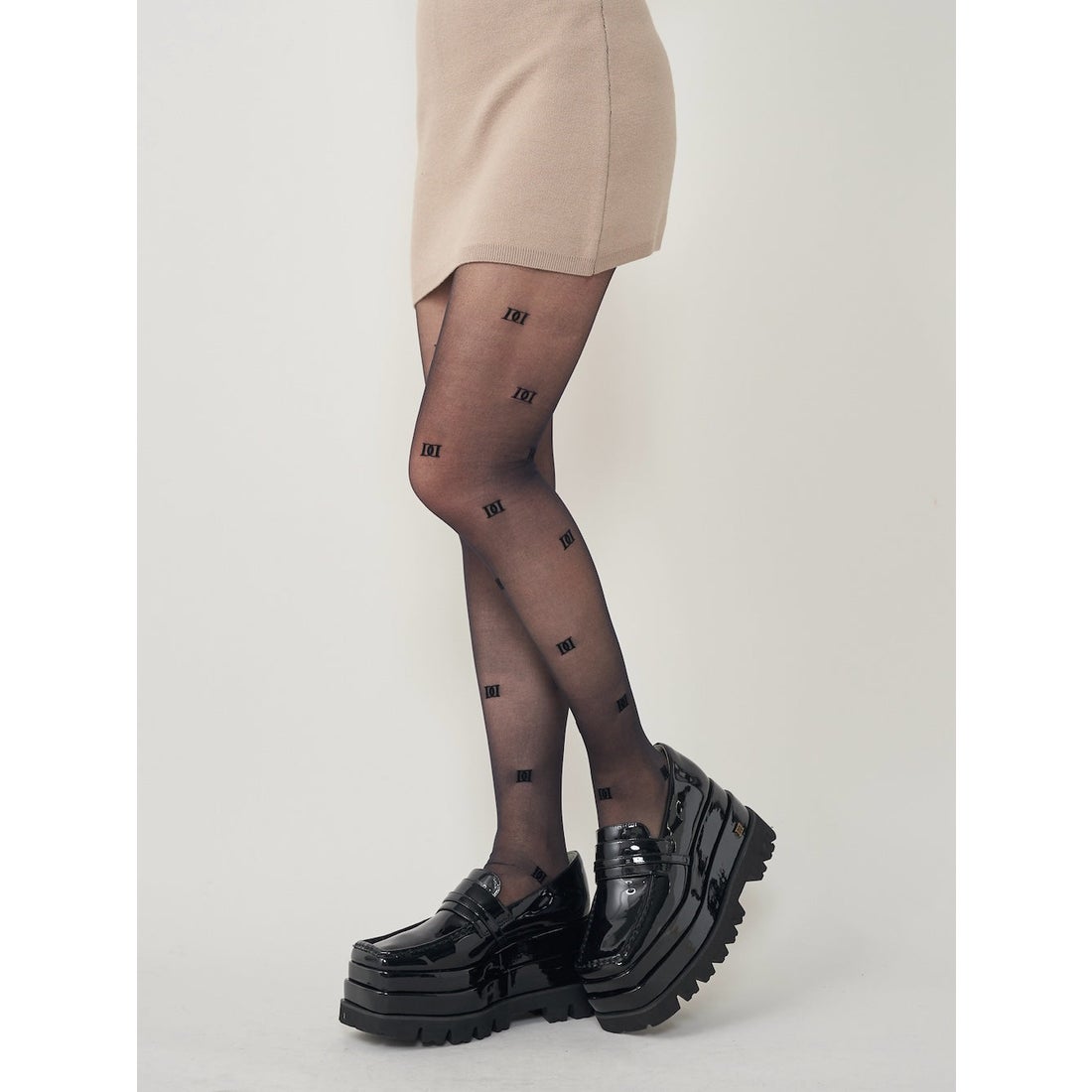 ダーリッチ Darich エナメルプラットフォームローファー （ブラック