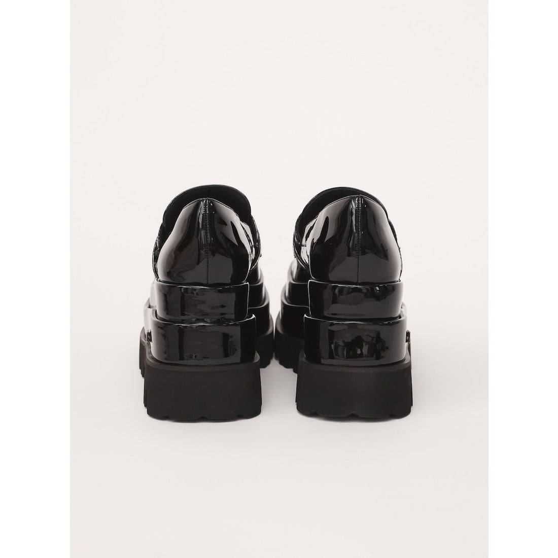 ダーリッチ Darich エナメルプラットフォームローファー （ブラック